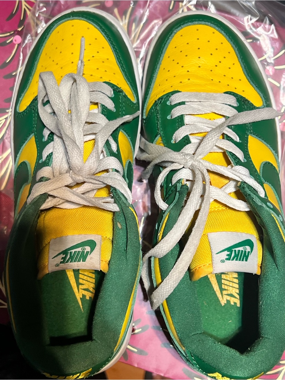 Nike Kids Low-Top Sneakers in Green and Yellow
